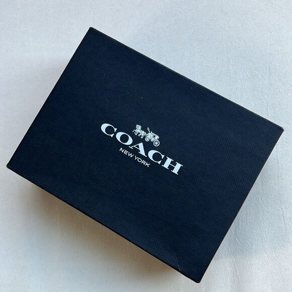 Coach Wallet Size Gift Box and Ribbon - Picture 13 of 13